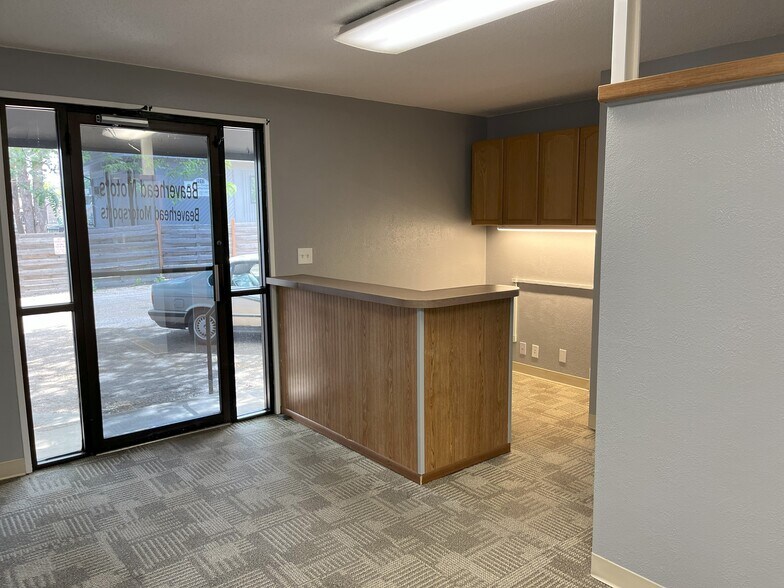 1966 W 15th St, Loveland, CO for lease - Building Photo - Image 3 of 9