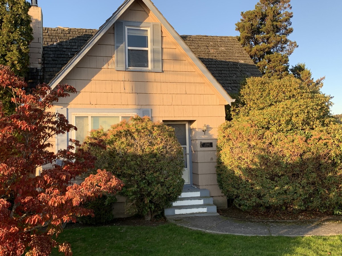 17447 Peterson Rd, Burlington, WA 98233