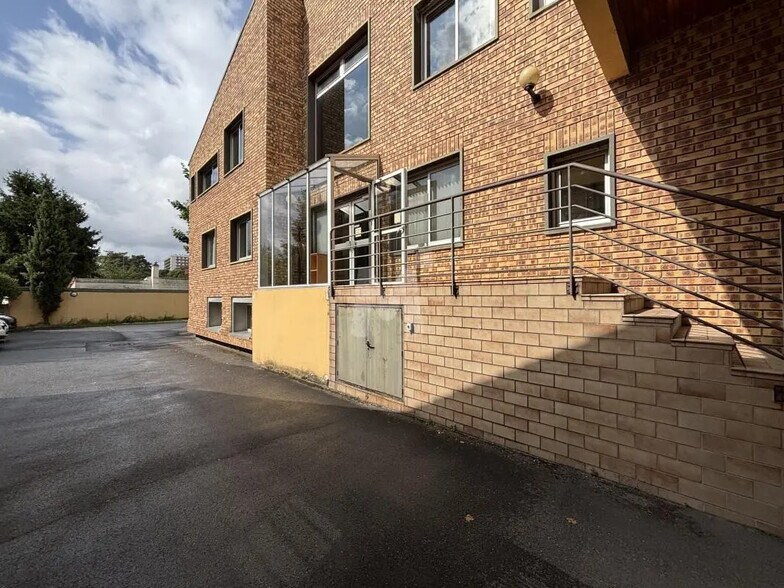 Office in Longjumeau for sale - Building Photo - Image 3 of 16