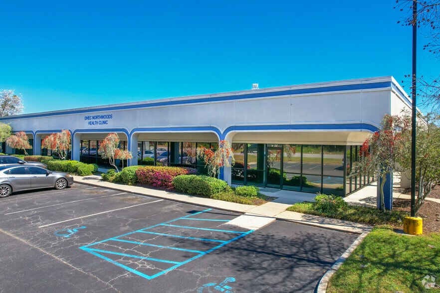 2070 Northbrook Blvd, North Charleston, SC for lease - Primary Photo - Image 1 of 29