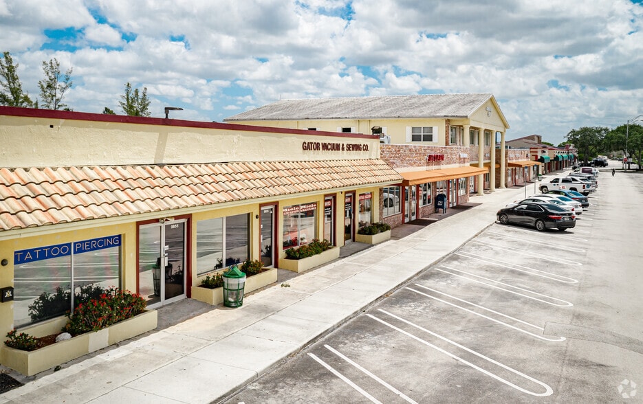 9813-9825 W Sample Rd, Coral Springs, FL for lease - Building Photo - Image 3 of 4