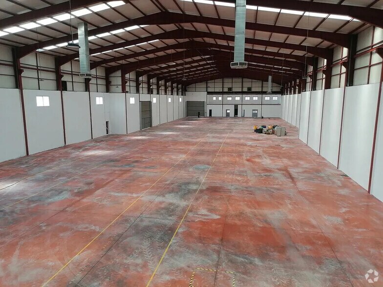 Industrial in Chiloeches, Guadalajara for lease - Building Photo - Image 3 of 5
