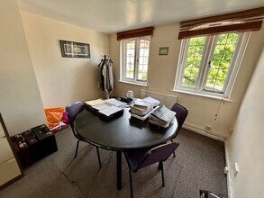 35 Oxford St, Newbury for lease Interior Photo- Image 2 of 9