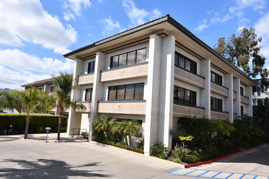 4910 Van Nuys Blvd, Sherman Oaks, CA for lease - Building Photo - Image 3 of 9