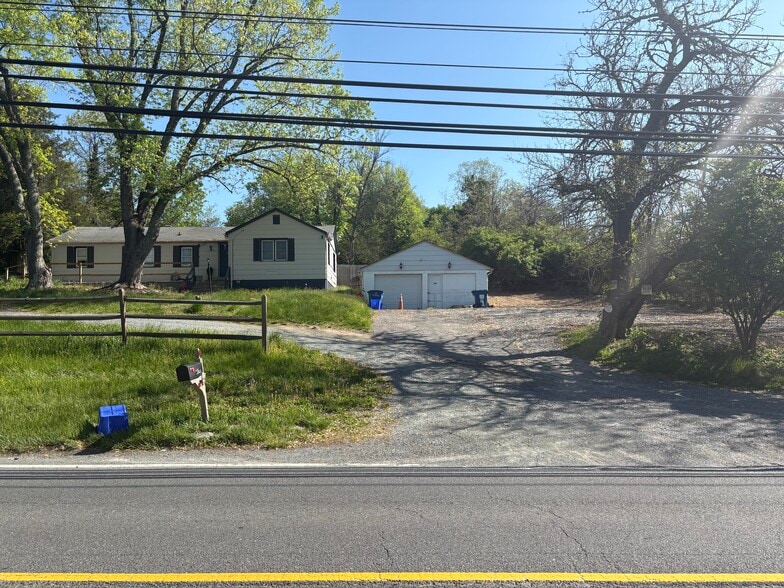 23521 Frederick Rd, Clarksburg, MD for lease - Building Photo - Image 2 of 9