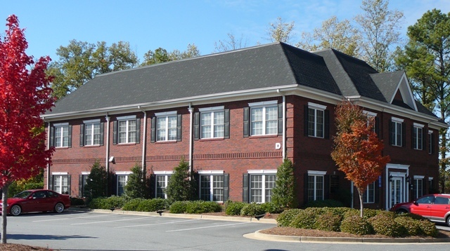 1290 Kennestone Cir, Marietta, GA for lease - Building Photo - Image 2 of 9