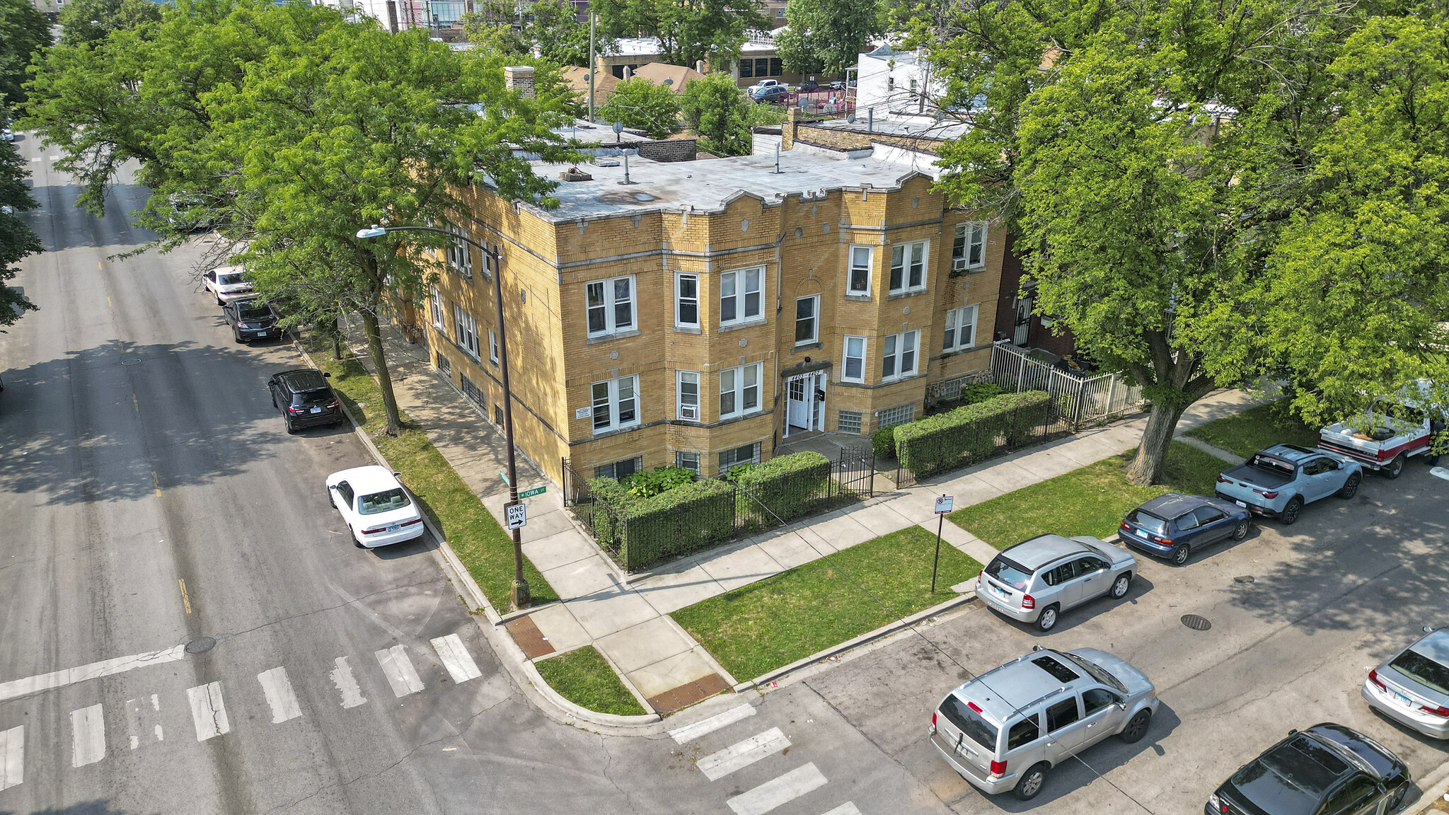 4401-4407 W Iowa St, Chicago, IL for sale Building Photo- Image 1 of 8