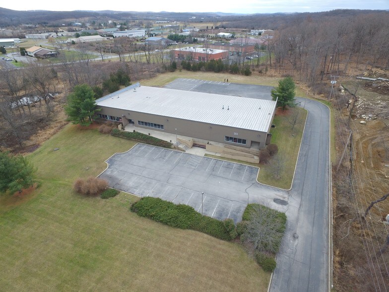 564 Lafayette Rd, Sparta, NJ for sale - Building Photo - Image 1 of 1