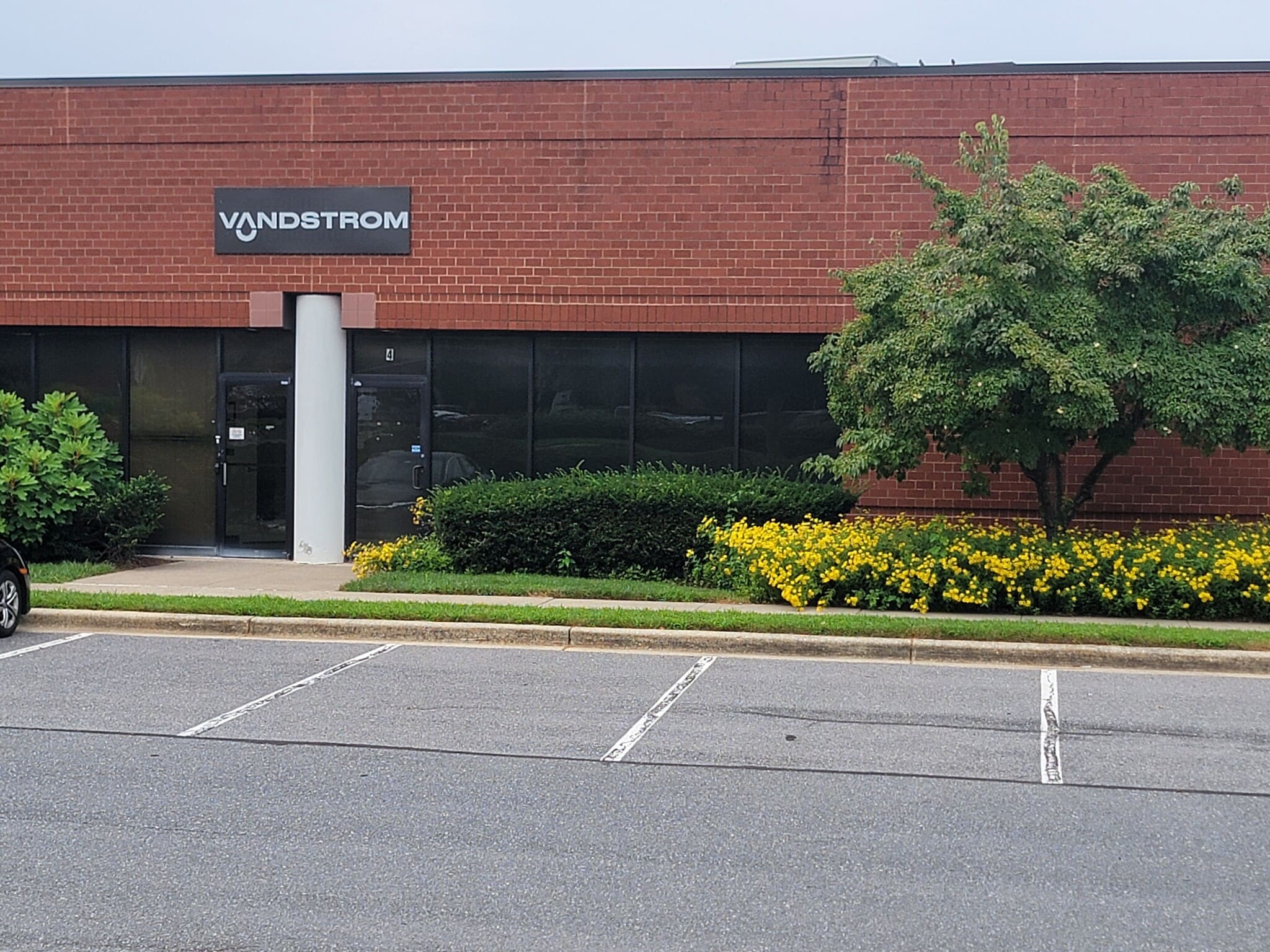 202 Perry Pky, Gaithersburg, MD for lease Building Photo- Image 1 of 18