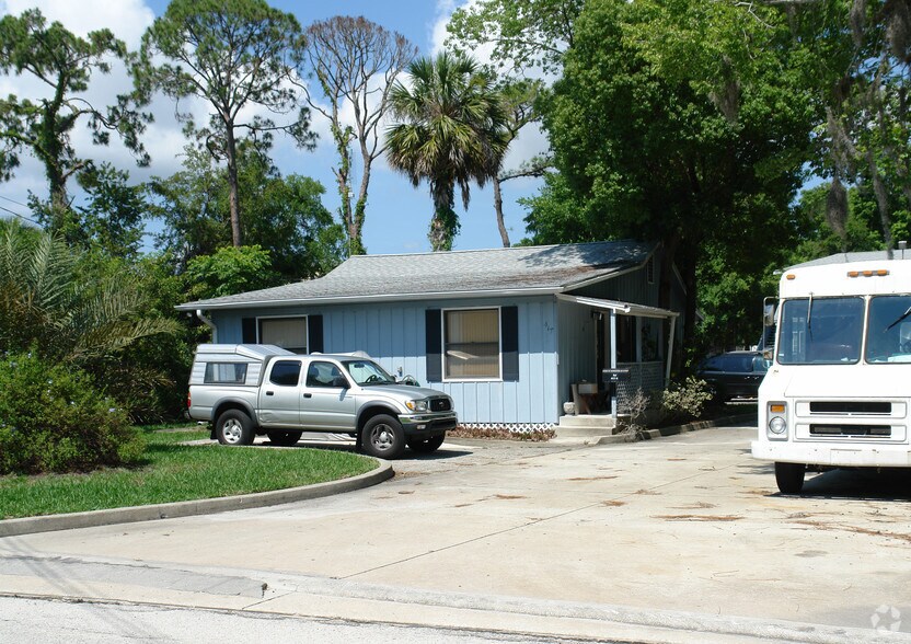 417 Oak Pl, Port Orange, FL for sale - Primary Photo - Image 1 of 1