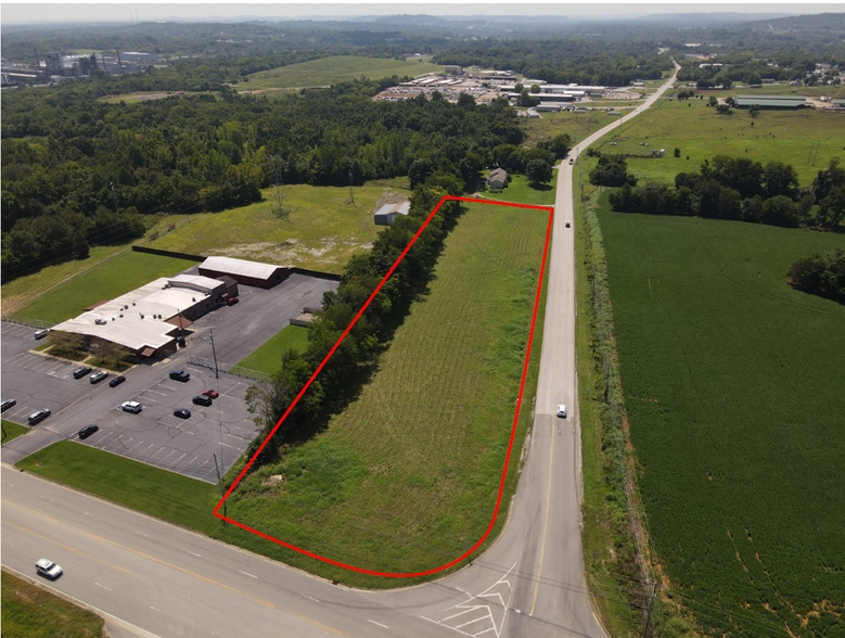 1300 Industrial Park Rd, Columbia, TN for sale - Building Photo - Image 1 of 6