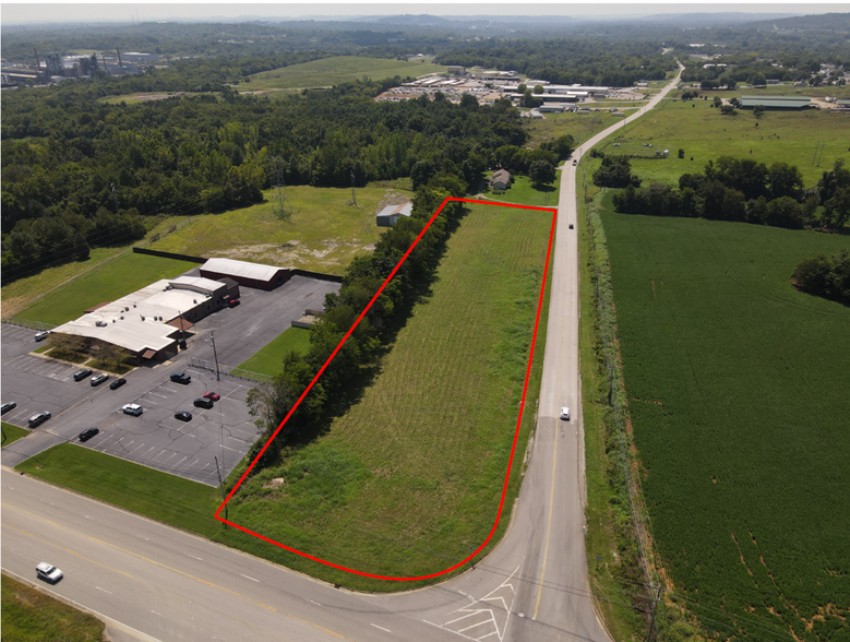 1300 Industrial Park Rd, Columbia, TN for sale - Primary Photo - Image 1 of 6