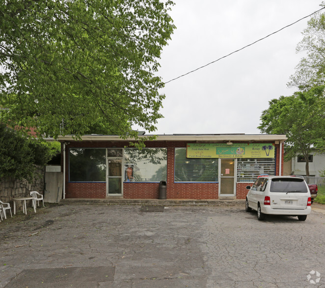 1049-1051 Vaughan St, Clarkston, GA for sale - Building Photo - Image 3 of 9