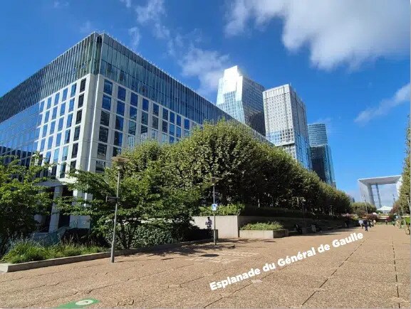 Retail in Puteaux for lease Building Photo- Image 1 of 11