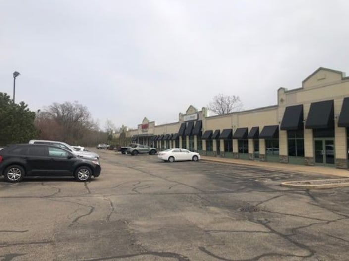 330 E Main St, Rockton, IL for lease - Building Photo - Image 3 of 12