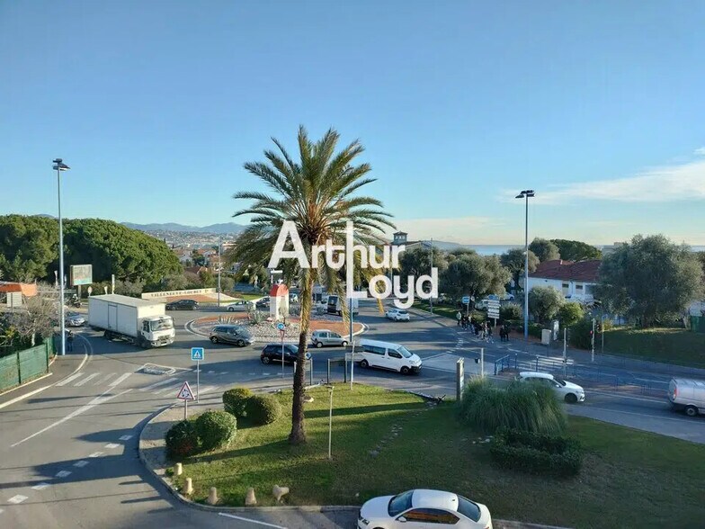 Retail in Villeneuve-Loubet for lease - Aerial - Image 3 of 12