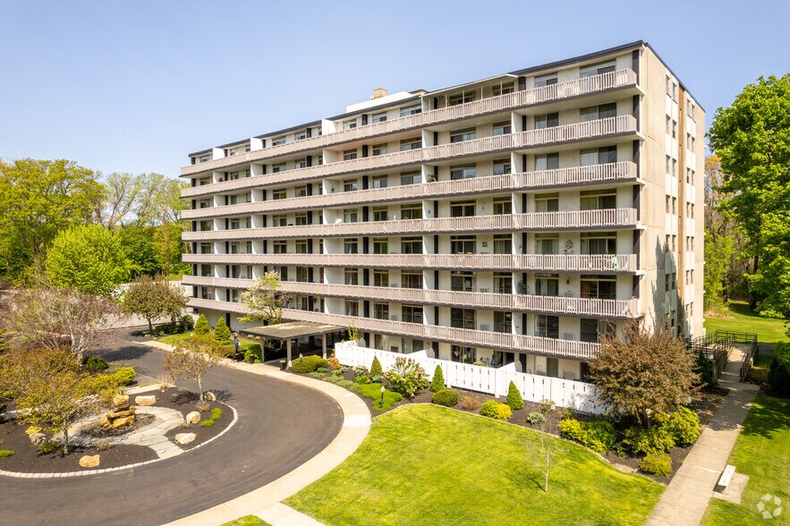 5 Suburban Rd, Worcester, MA for sale - Primary Photo - Image 1 of 1