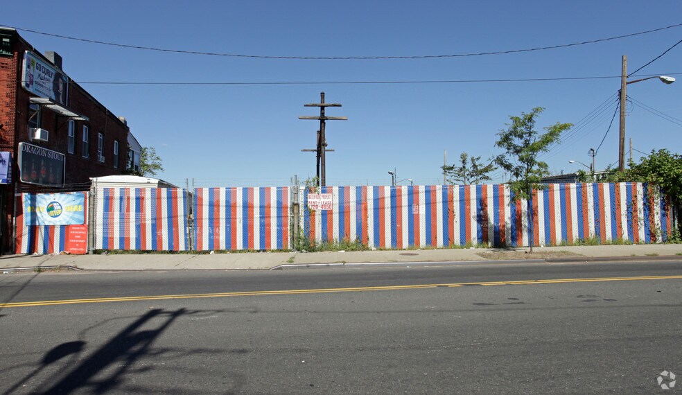 2041 Richmond Ter, Staten Island, NY for sale - Primary Photo - Image 1 of 1