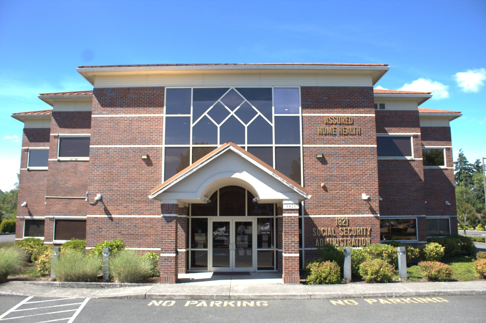 Centralia Medical Offices portfolio of 2 properties for sale on LoopNet.com Primary Photo- Image 1 of 3