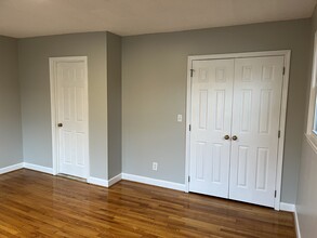 122 Memorial Dr, Greer, SC for lease Interior Photo- Image 2 of 6