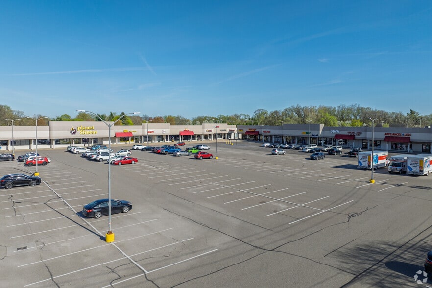 8204-8260 23 Mile Rd, Shelby Township, MI for lease - Primary Photo - Image 1 of 6