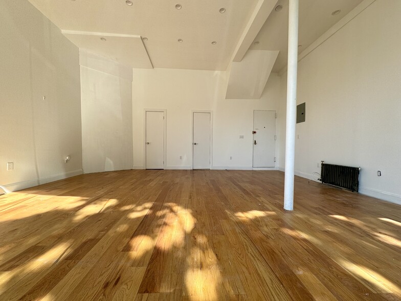 1379 Bedford Ave, Brooklyn, NY for lease - Interior Photo - Image 3 of 6