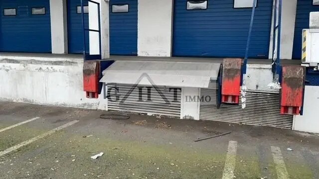 Office in Charenton-le-Pont for lease - Building Photo - Image 3 of 4