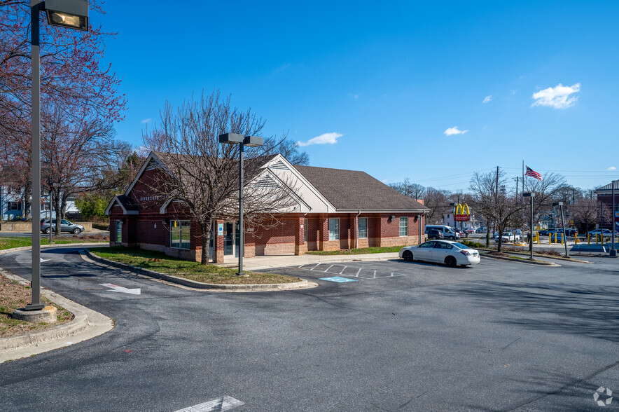 4415 East West Hwy, Riverdale, MD for sale - Building Photo - Image 2 of 11