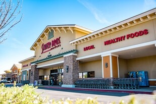 Shoppes At The Lakes - Bar