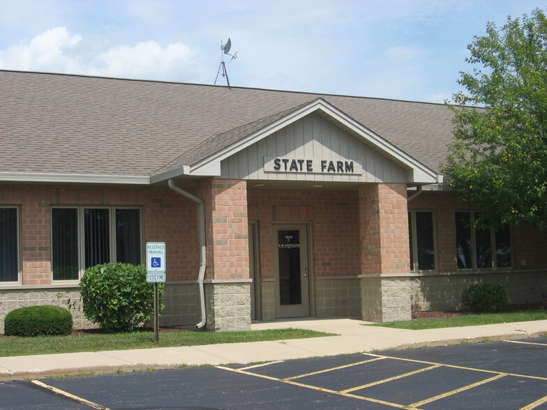 1005 Alexander Ct, Cary, IL for sale - Building Photo - Image 1 of 1