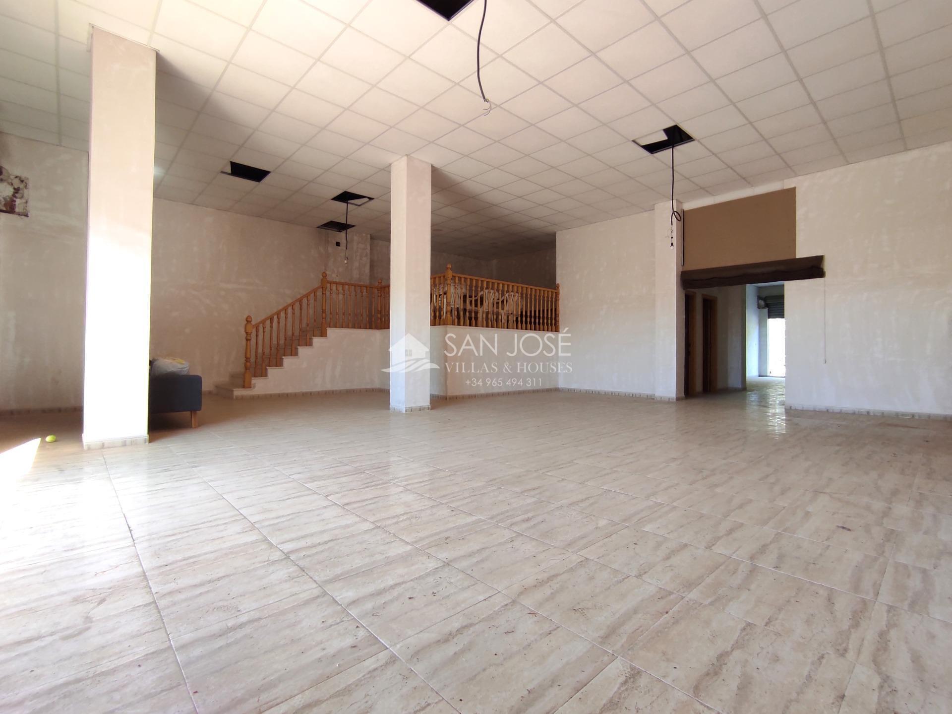 Retail in Aspe for sale Building Photo- Image 1 of 17