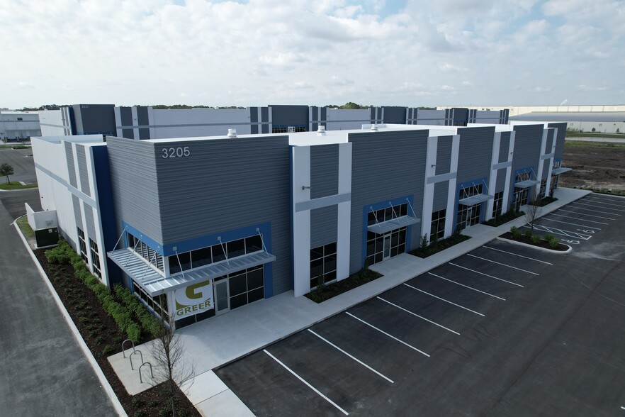 3205 St. Johns Pky, Sanford, FL for lease - Building Photo - Image 3 of 7