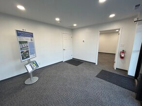 1381 South Park Dr, Kernersville, NC for lease Interior Photo- Image 1 of 5