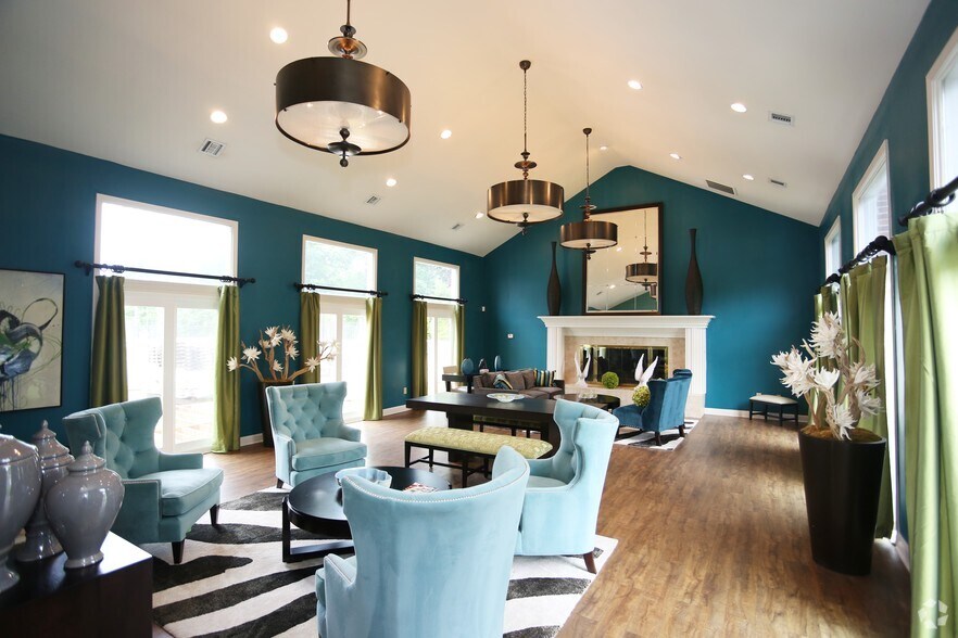 2024 Timbers Hill Rd, Richmond, VA for sale - Lobby - Image 1 of 1