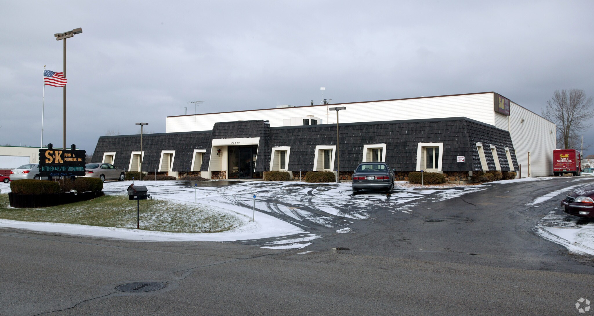 20880 Enterprise Ave, Brookfield, WI for sale Primary Photo- Image 1 of 1