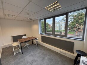 8 Clinton Ter, Nottingham for lease Interior Photo- Image 1 of 5