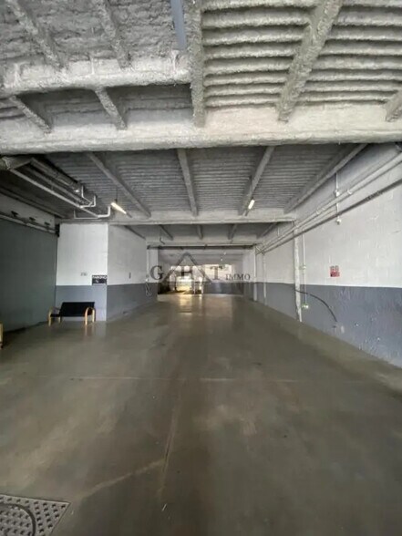 Industrial in Saint-Maur-des-Fossés for lease - Building Photo - Image 2 of 3