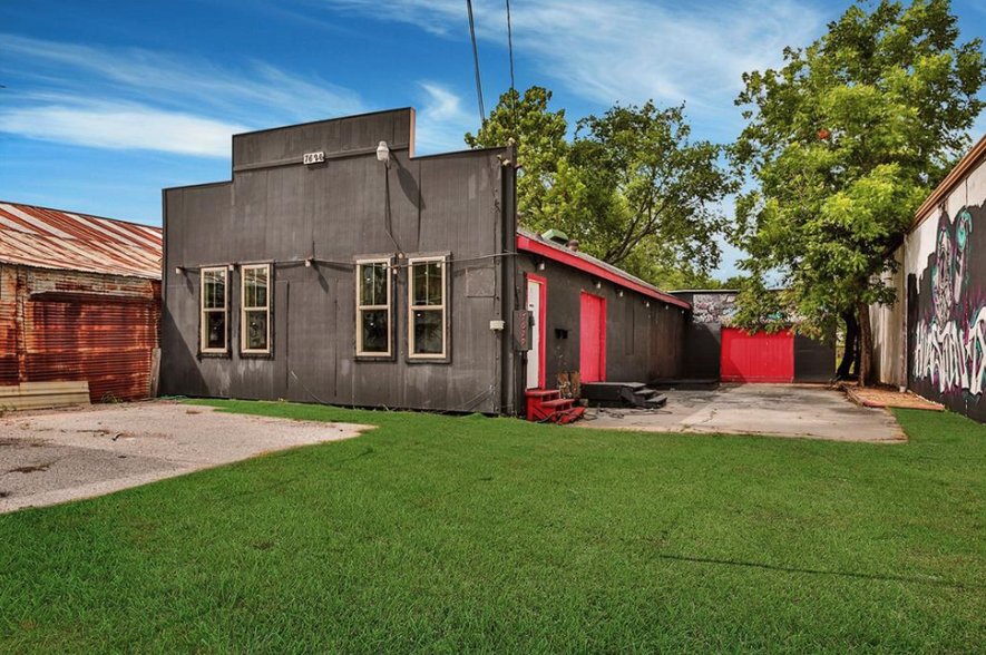 7629 Harrisburg Blvd, Houston, TX for lease - Building Photo - Image 3 of 21