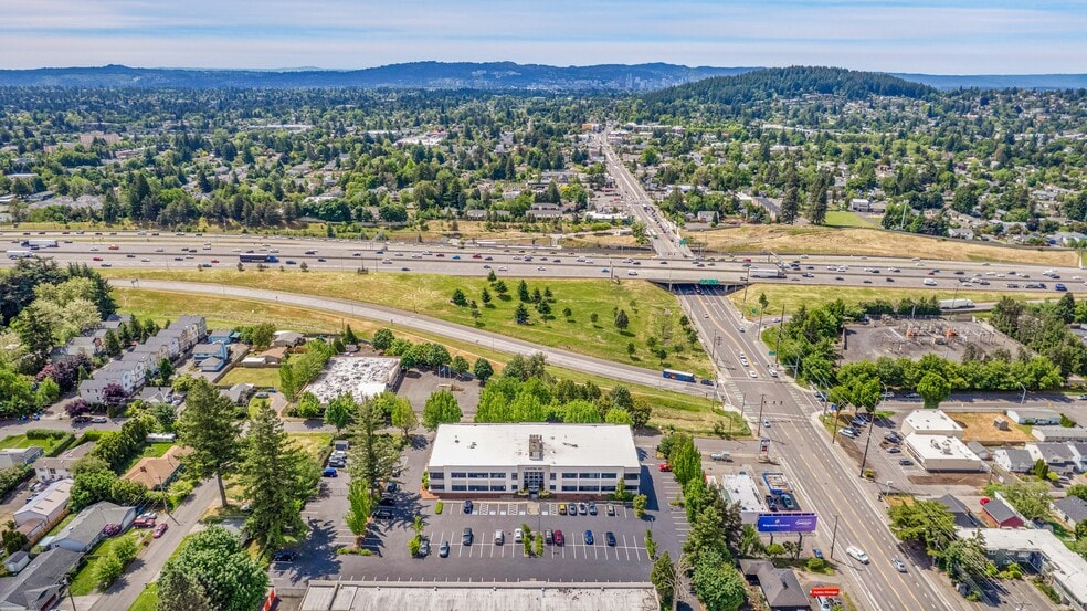 2600 SE 98th Ave, Portland, OR for lease - Building Photo - Image 3 of 15