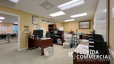 3727 SE Ocean Blvd, Stuart, FL for lease Interior Photo- Image 1 of 5