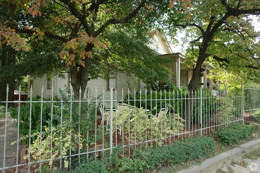 1172 W Marietta St, Atlanta, GA for lease - Building Photo - Image 2 of 4