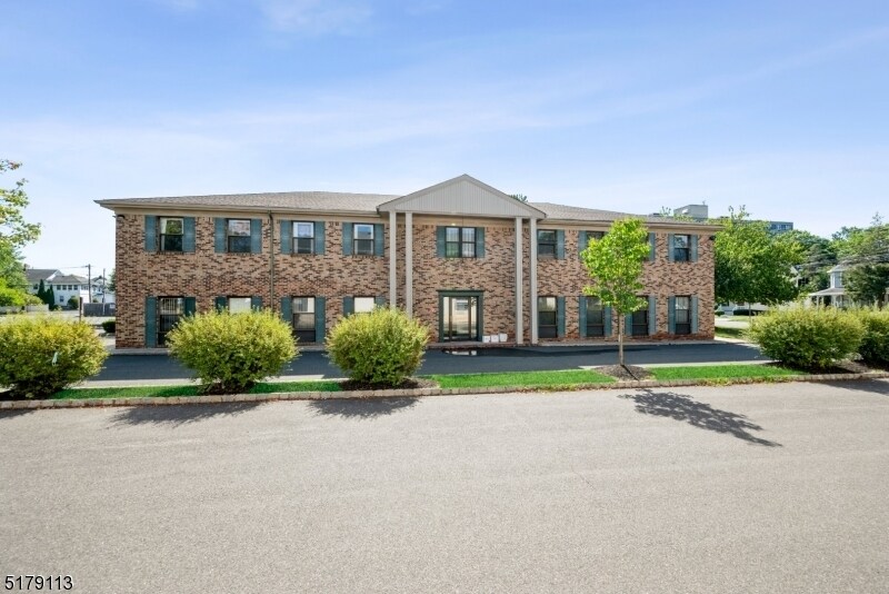 72 West End Ave, Somerville, NJ for lease Interior Photo- Image 1 of 9