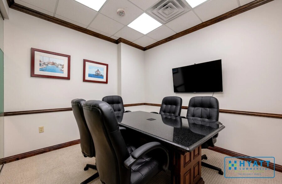 1906 Towne Centre Blvd, Annapolis, MD for sale - Interior Photo - Image 3 of 17