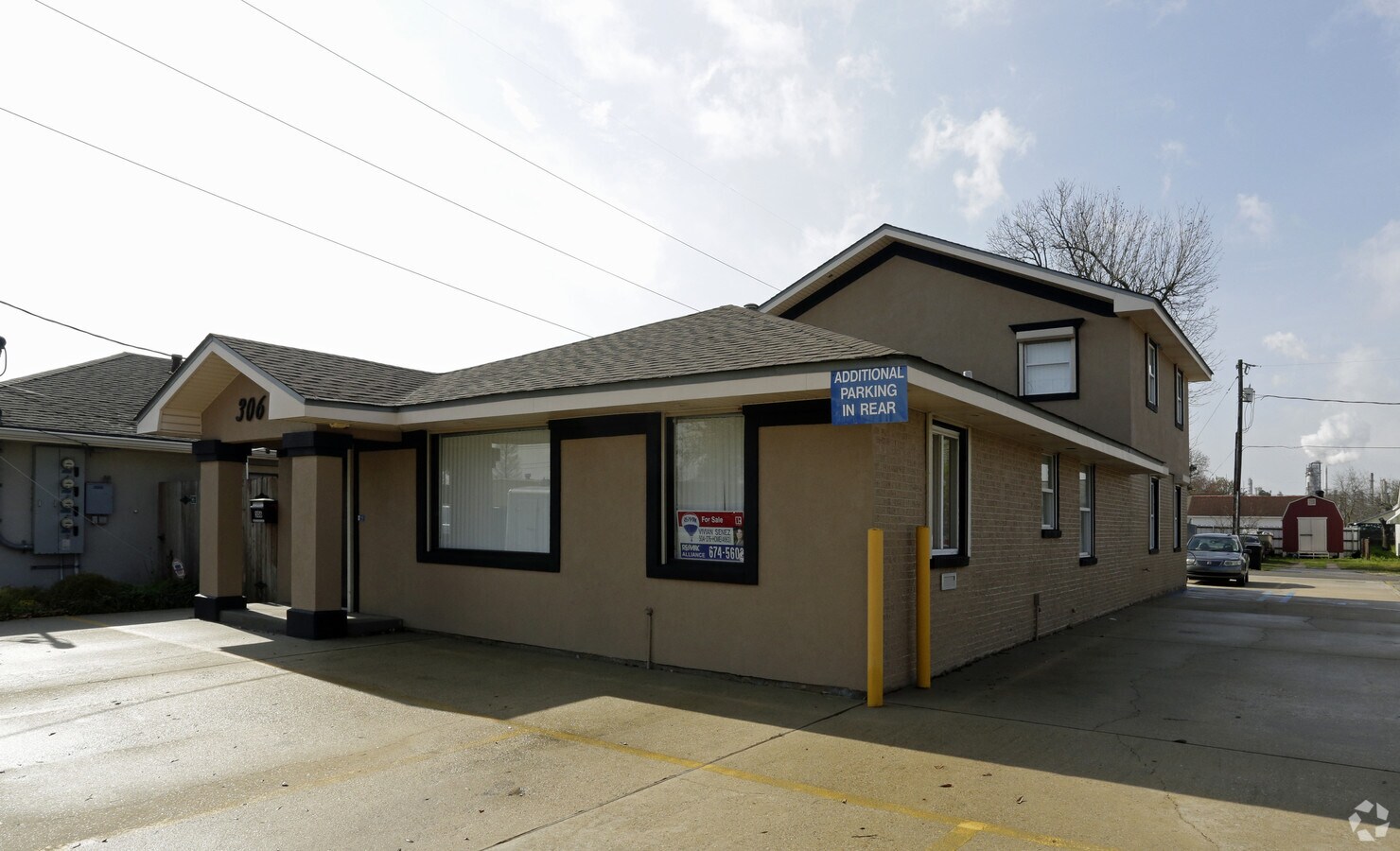 306 W Judge Perez Dr, Chalmette, LA 70043