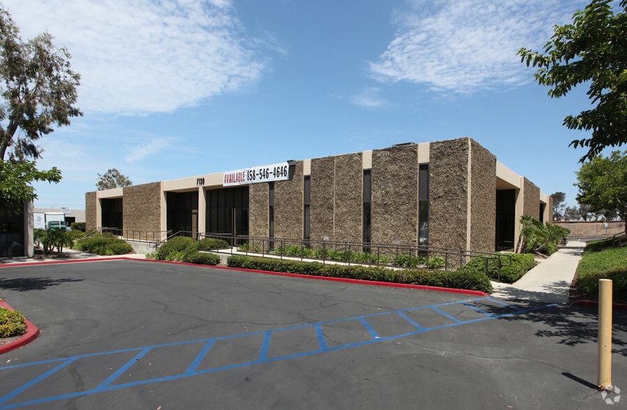 6970-6984 Convoy Ct, San Diego, CA for lease - Building Photo - Image 2 of 24