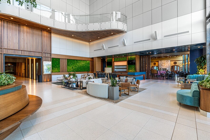 6363 S Fiddler's Green Cir, Greenwood Village, CO for lease - Lobby - Image 2 of 18
