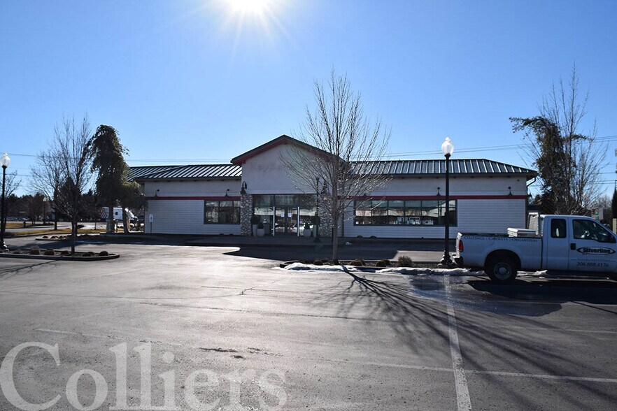 3314 E Chinden Blvd, Eagle, ID for lease - Building Photo - Image 3 of 9