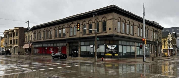 504 W National Ave, Milwaukee, WI for lease - Building Photo - Image 2 of 10