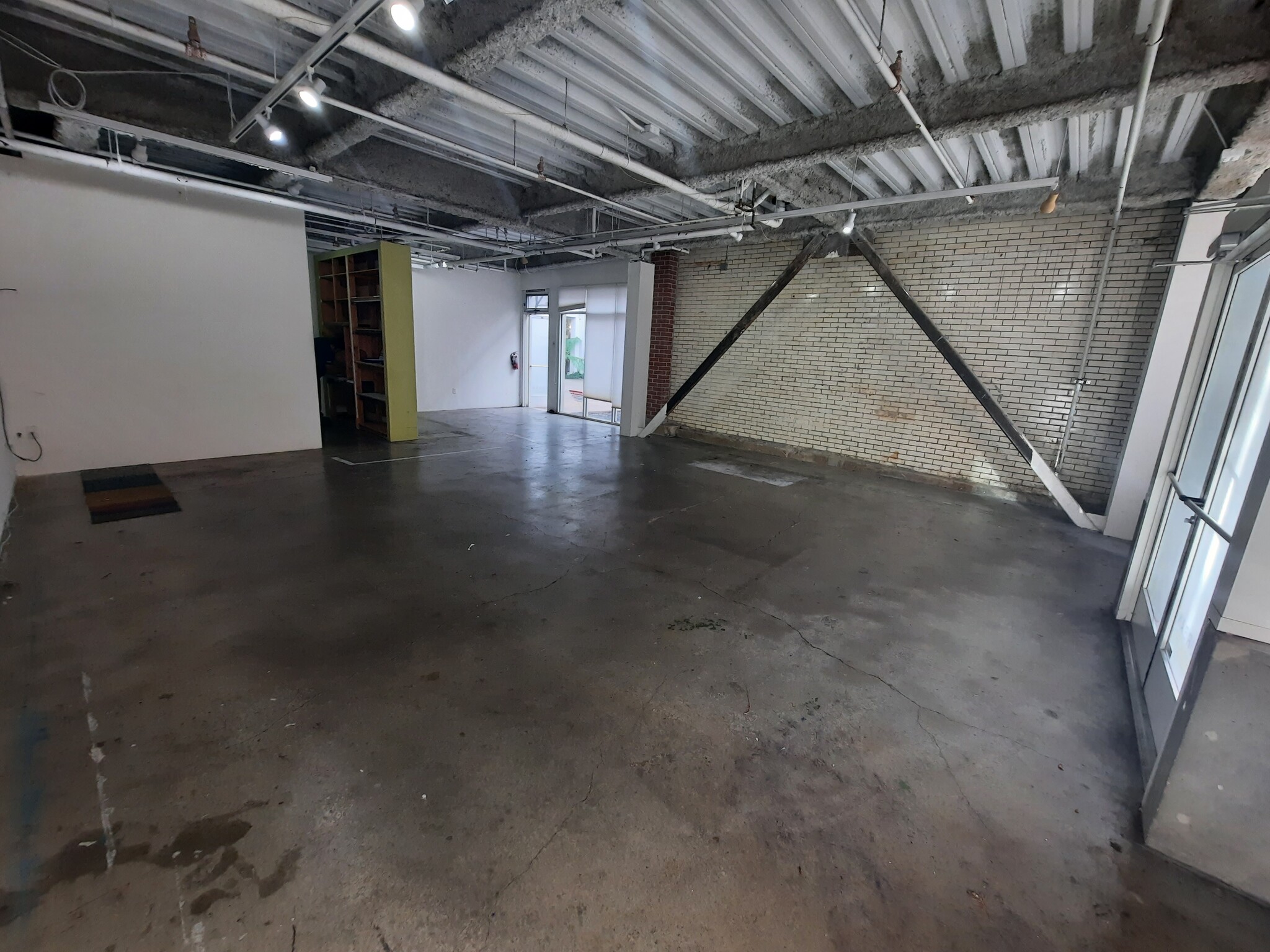 900-948 Clay St, Oakland, CA for lease Interior Photo- Image 1 of 3