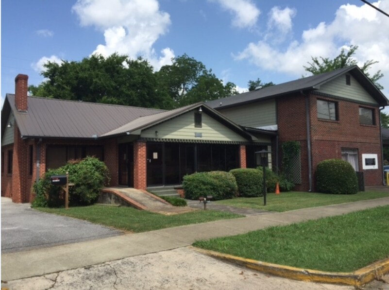 720 Leighton Ave, Anniston, AL for sale Primary Photo- Image 1 of 1